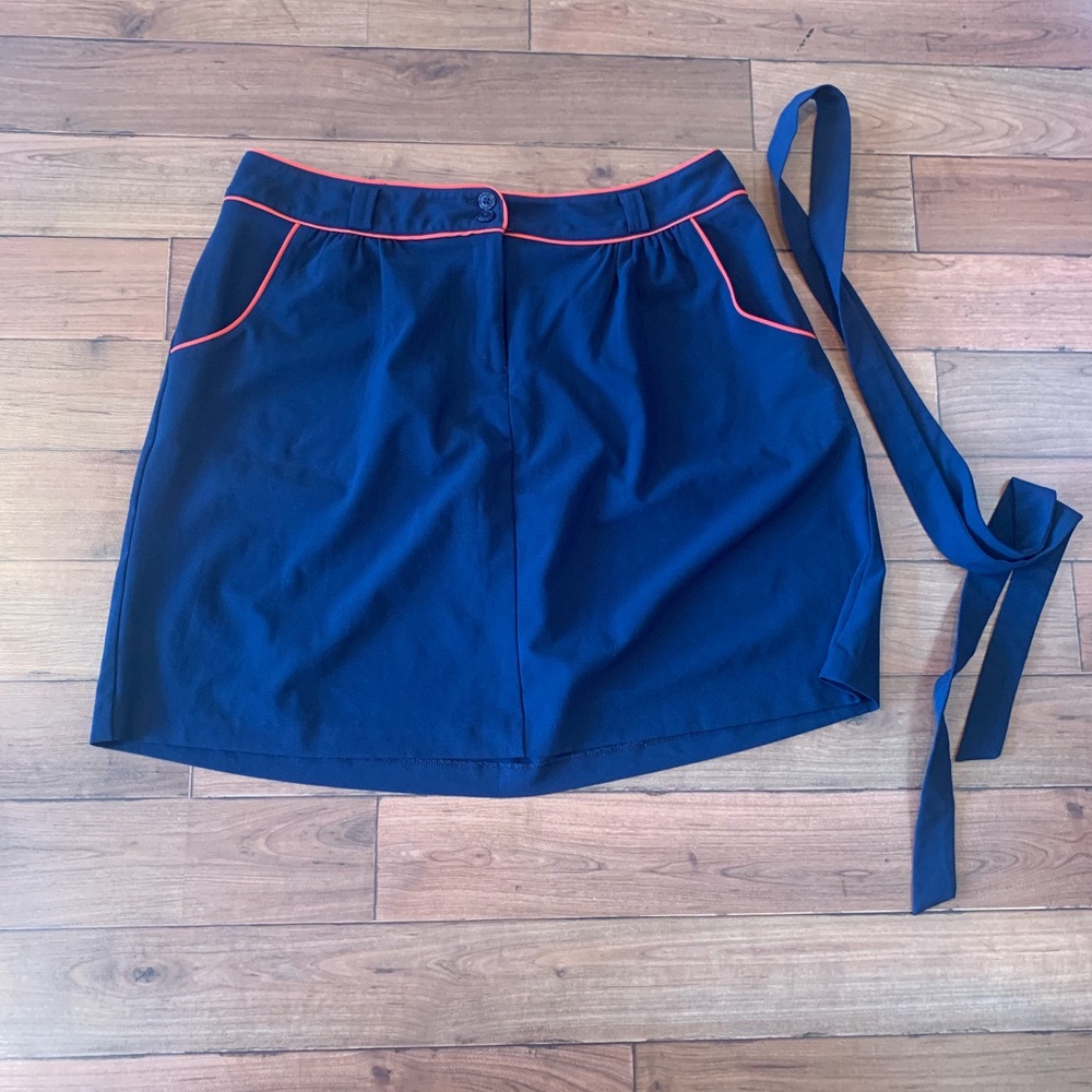 Tommy Hilfiger Navy Skirt with Red Piping